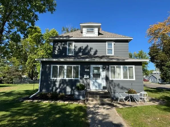 703 1st St SE, Wadena, MN 56482