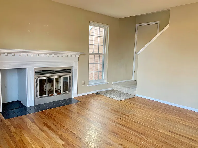 543 W Sycamore Cir — Photo 6