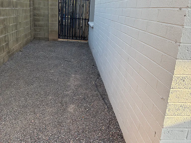 Side gate to back yard