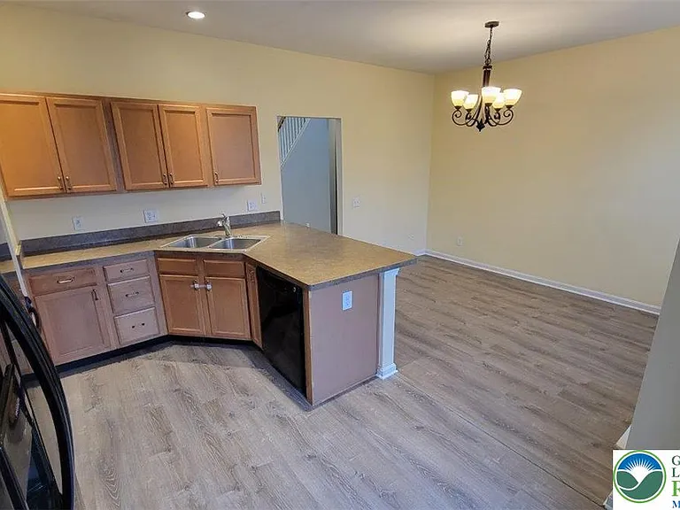 8486 Putnam Ct — Photo 7