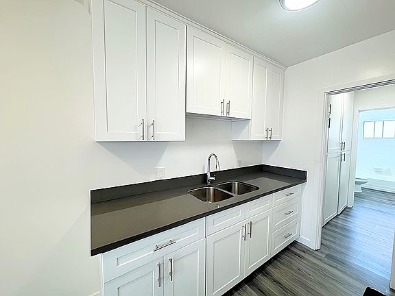 5th image of 11936 Grevillea Ave #E