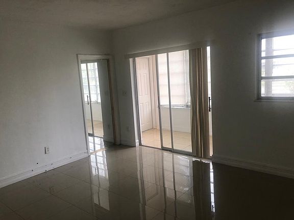 5th image of 51 NE 204th St