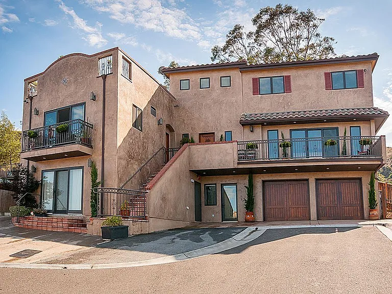 2 San Diego Ct — Photo 8