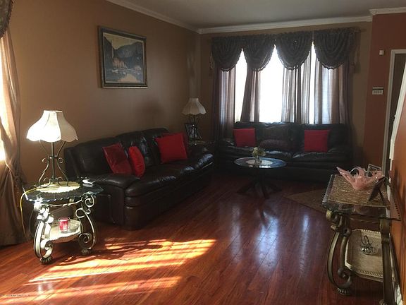 4th image of 81 Lott Ln