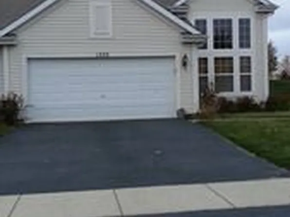 1333 Cape Cod Ln, Hampshire, IL 60140