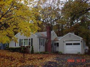 934 Bradley Rd, Springfield, MA 01109