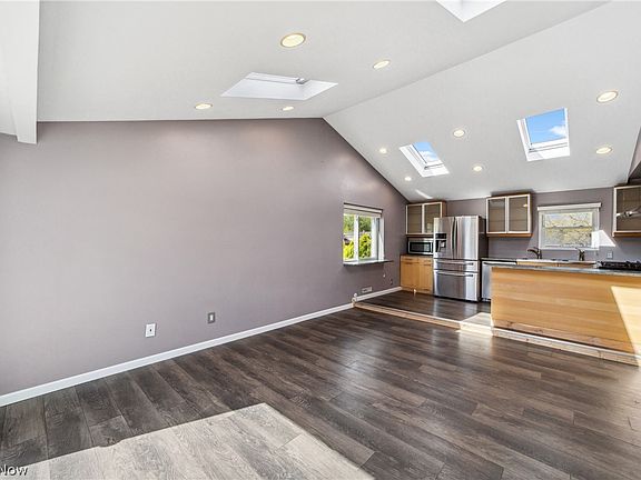 5th image of 6525 Ledgebrook Dr