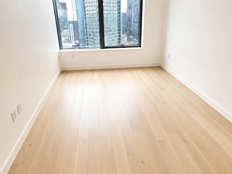 3 Court Sq #2704 — Photo 5