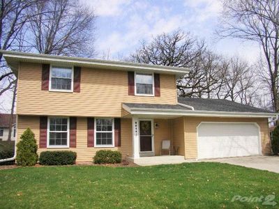 8044 W Beacon Hill Dr, Franklin, WI, 53132