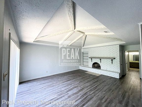 3rd image of 3605B Hazel St