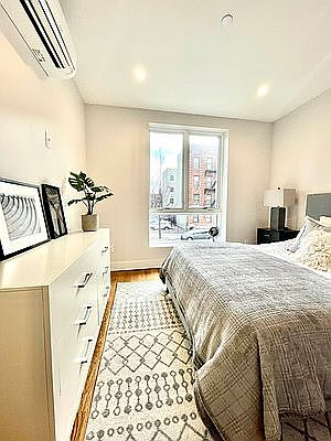 5th image of 389 Sumpter St #2A