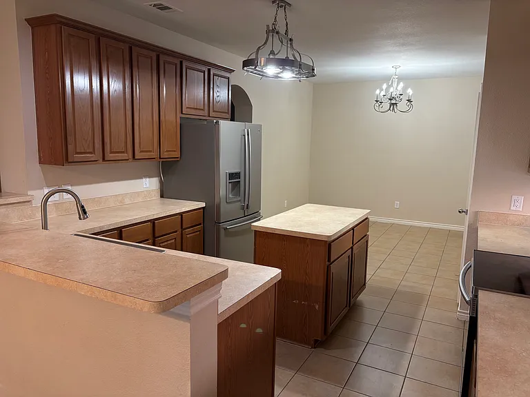5916 Greenmeadow Dr — Photo 11
