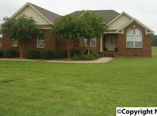 203 Meadowlark Ln, Albertville, AL 35951