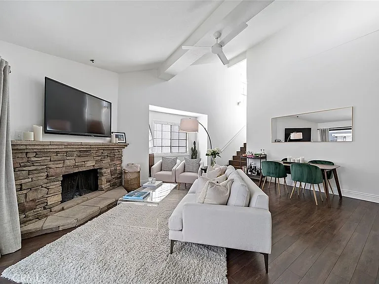 345 Avocado St #A4 — Photo 7