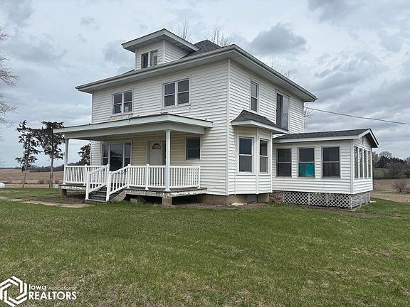3rd image of 2037 Ivanhoe Rd