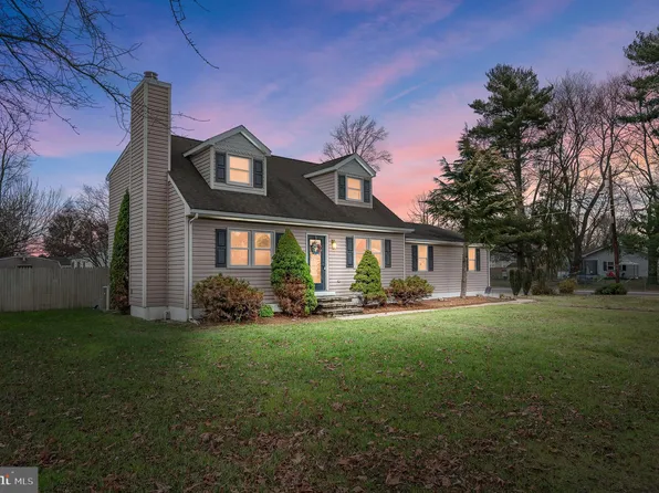167 S Washington Dr, Pennsville, NJ 08070