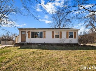 320 Roberta Jayne Dr SE, Lowell, MI 49331