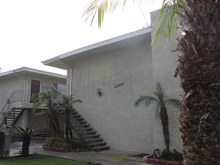 Redondo Palms — Photo 16