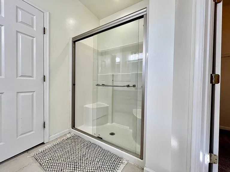 6608 Rosemont Ln — Photo 56