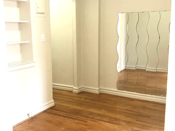 1900 Quentin Road image 8 of 17