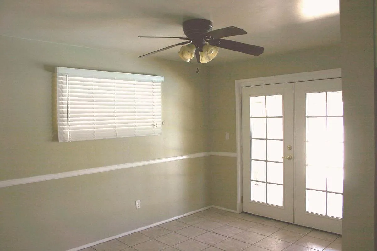 1422 E Blacklidge Drive — Photo 4