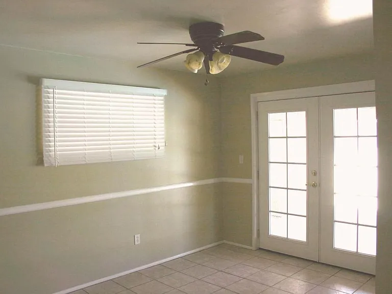1422 E Blacklidge Dr — Photo 4