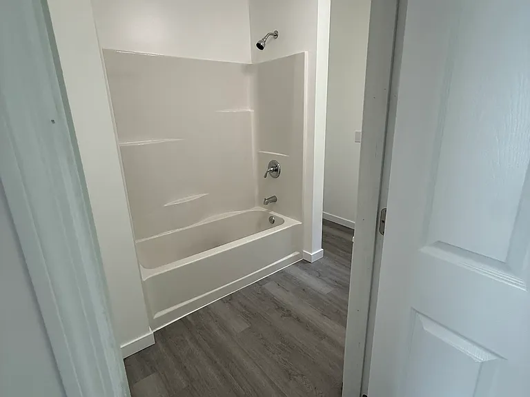 10 Youngman Ave — Photo 8
