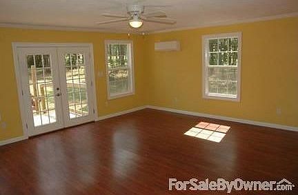 Sun Room
						:
						This room has lots of light and it's own ac & heat unit.
Room is 20'x17'