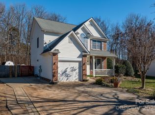 2842 Emerald Meadow Ln, Charlotte, NC 28273