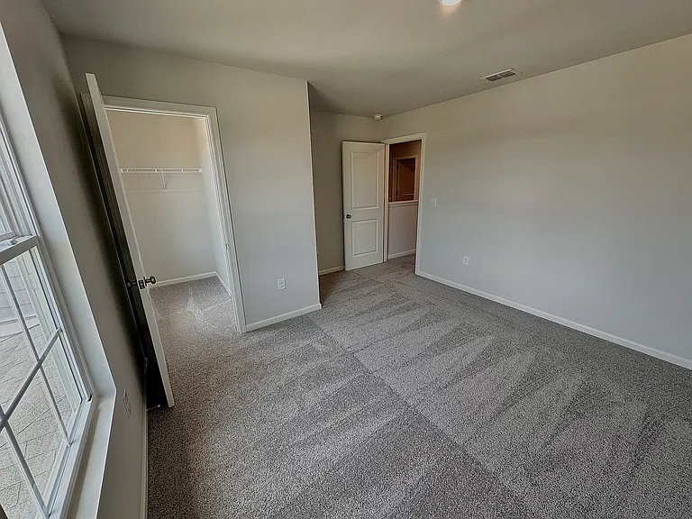 308 London Ct — Photo 17