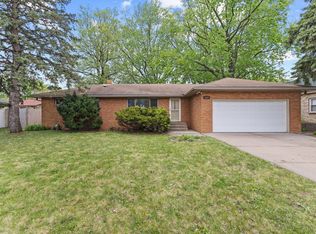2085 Hamline Ave N, Roseville, MN 55113