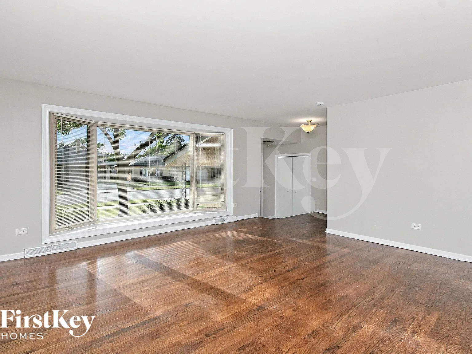 4 bed, 2.5 bath, 1707 sqft, $3,115 — Photo 3