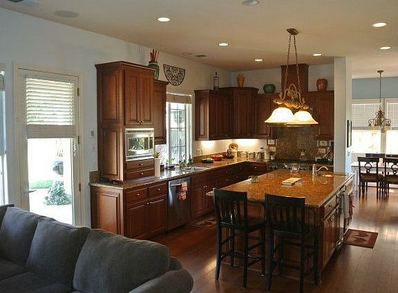 2nd image of 1261 Chamberlin Ct