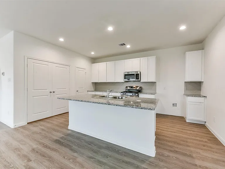 3906 Sugardale St — Photo 10