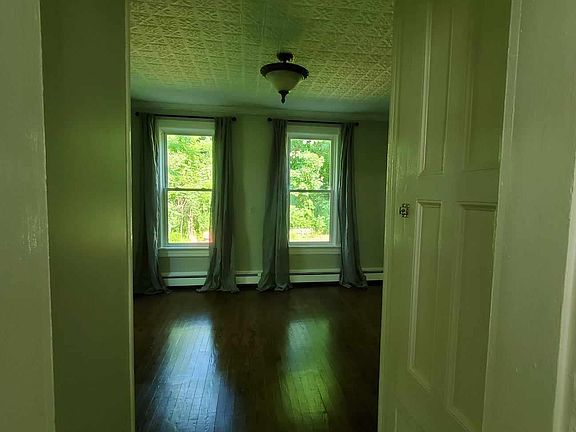 Looking into the 2nd Bedroom / Living Room