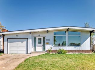 7220 152a Ave NW, Edmonton, AB T5C2Z4
