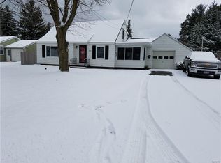 7222 Willow Rd, North Syracuse, NY 13212