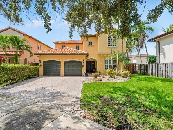 15294 SW 39th Ter, Miami, FL 33185