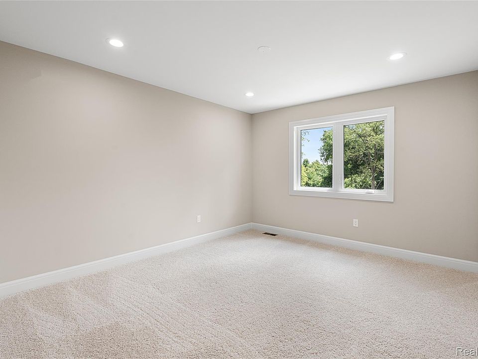 1356 Masters Dr, photo 27
