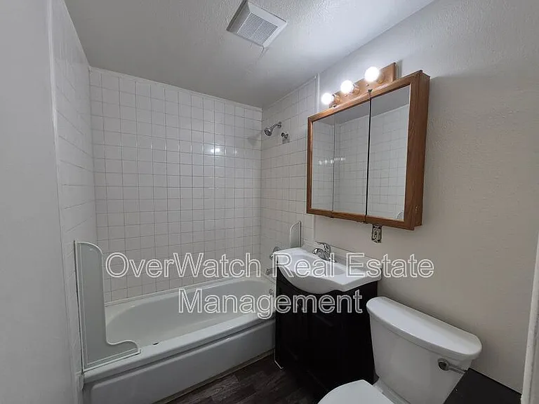 1604 Elmendorf Dr — Photo 8