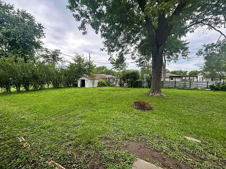 385 Briarwood Dr — Photo 14