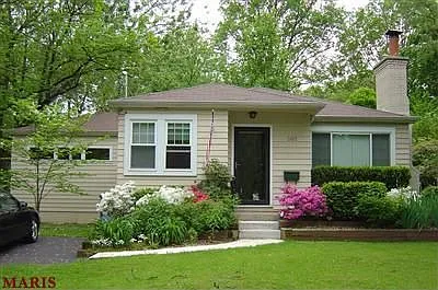307 Hillside Ave photo 1