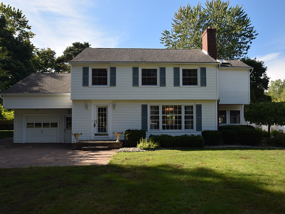1st image of 64 Davis Dr