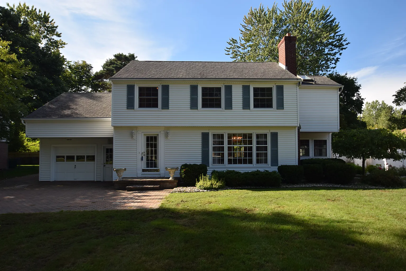 64 Davis Dr photo 1
