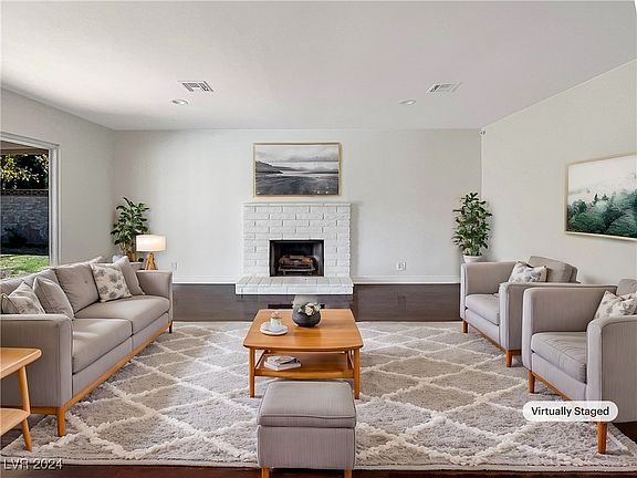 2nd image of 3760 S Torrey Pines Dr