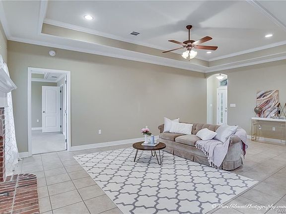 3rd image of 3706 Sabine Pass Dr
