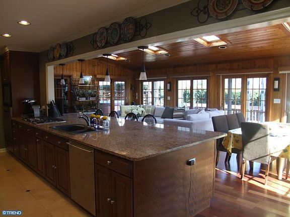 3rd image of 23 W Cartwright Dr