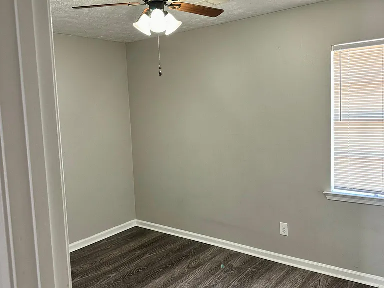 849 E Gardendale Dr — Photo 11