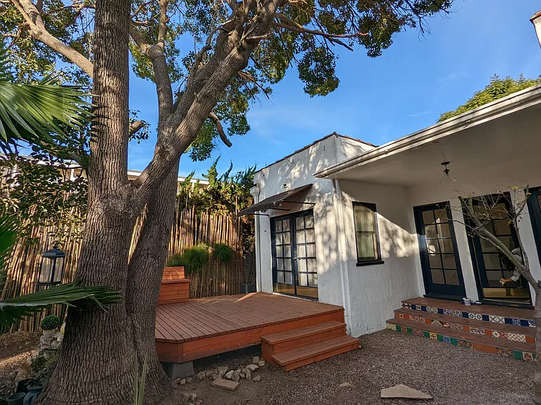 2253 Earl Ave — Photo 17