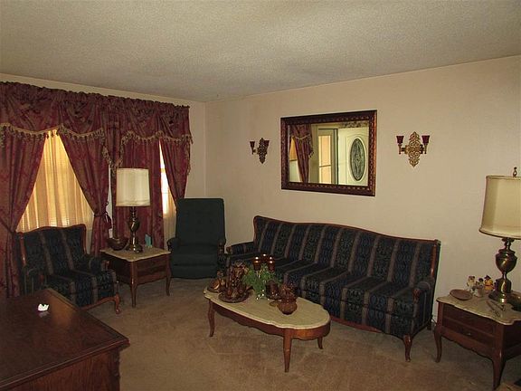 2nd image of 1708 Waverly Dr
